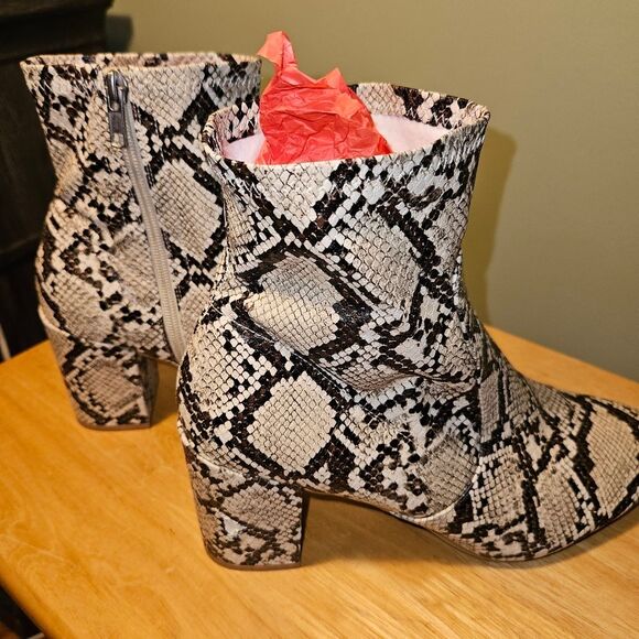 Women’s Snakeskin Western Ankle Booties – Stylish Cowgirl Print Boots 9.5 - Picture 6 of 7